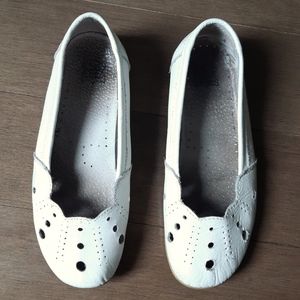 2/25$***Vintage / Genuine Leather White Shoes